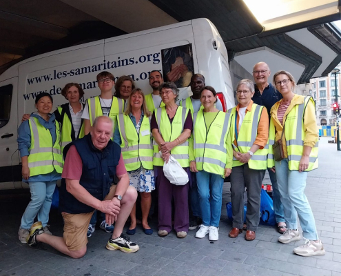The Samaritans :: The team of volunteers who distribute meals to the homeless, summer and winter alike
