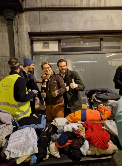 Chaque mardi de l’année, les samaritains distribuent des repas aux personnes sans abris et précarisées. Chaque mardi de l'année, les samaritains distribuent des repas aux personnes sans abris et précarisées.